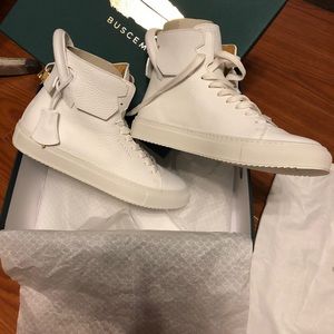 Women’s white Buscemi hightop sneakers sz 38
